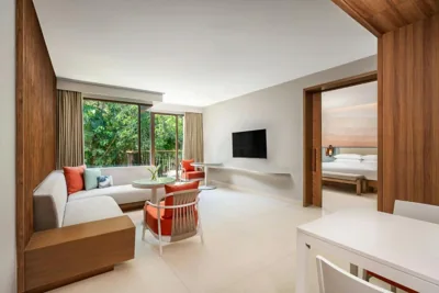 Suite met één slaapkamer en uitzicht op het resort (recent gerenoveerd) — Renaissance Phuket Resort & Spa